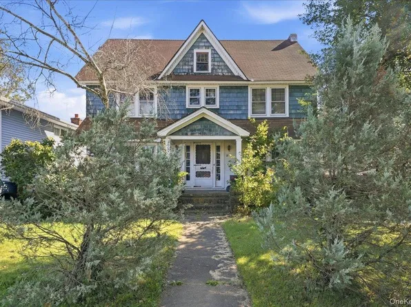 21 Sherman Avenue, Rockville Centre, NY 11570