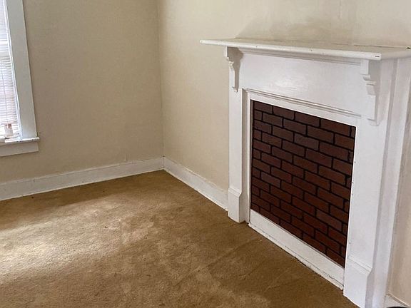 3rd image of 110 Johnson St