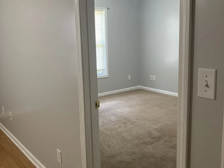 1296 Lauren Pl — Photo 7