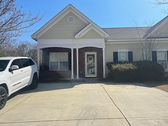 2nd image of 114 Huntington Cir