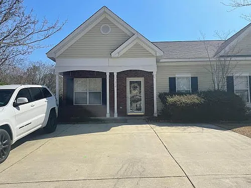 114 Huntington Cir Photo 1