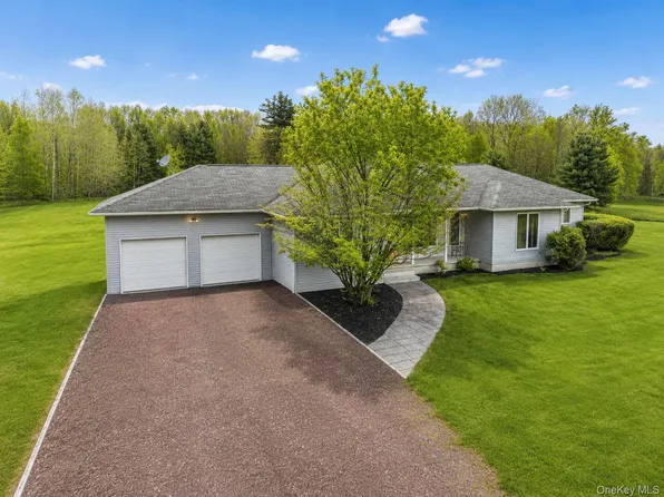 354 Petticoat Lane, Bloomingburg, NY 12721