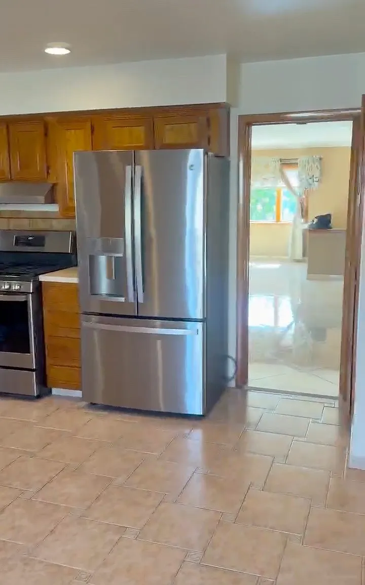 3 bed, 1692 sqft, $4,000 — Photo 4