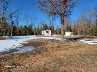349 Country Ct, Houghton Lake, MI 48629