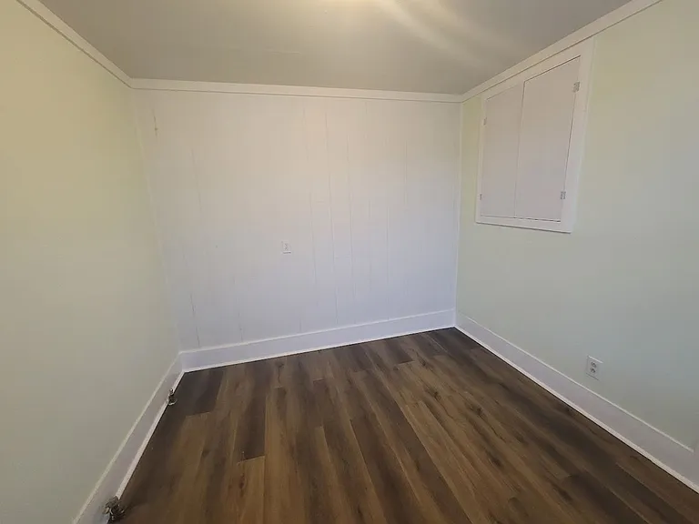 723 Sealy St — Photo 11
