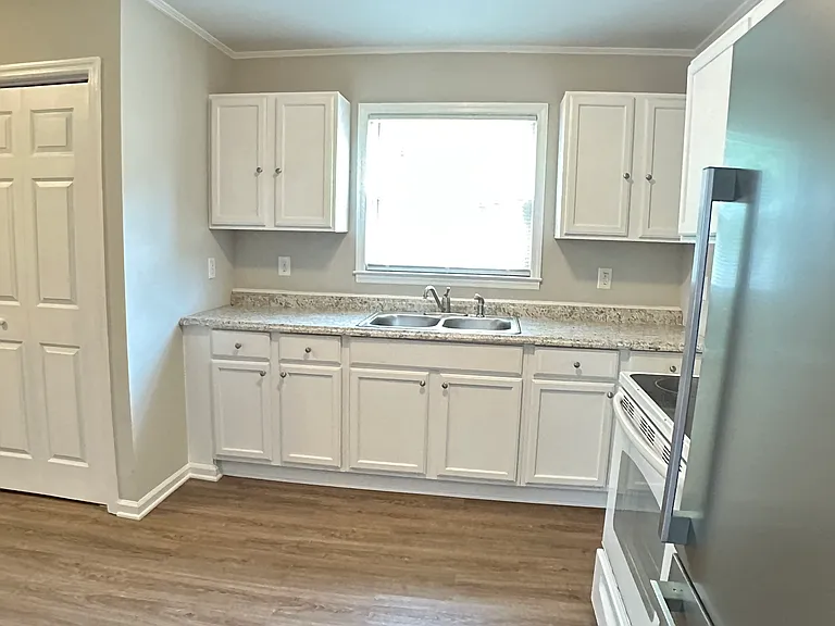 1806 Alpine Dr — Photo 8