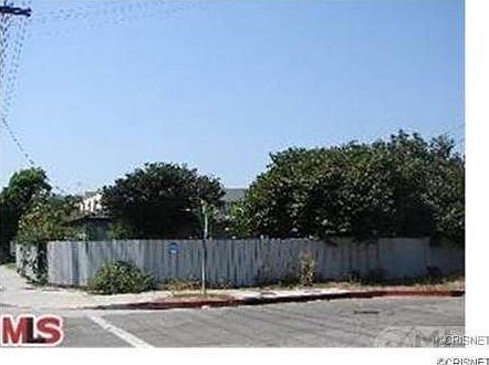 2nd image of 13405 Burbank Blvd