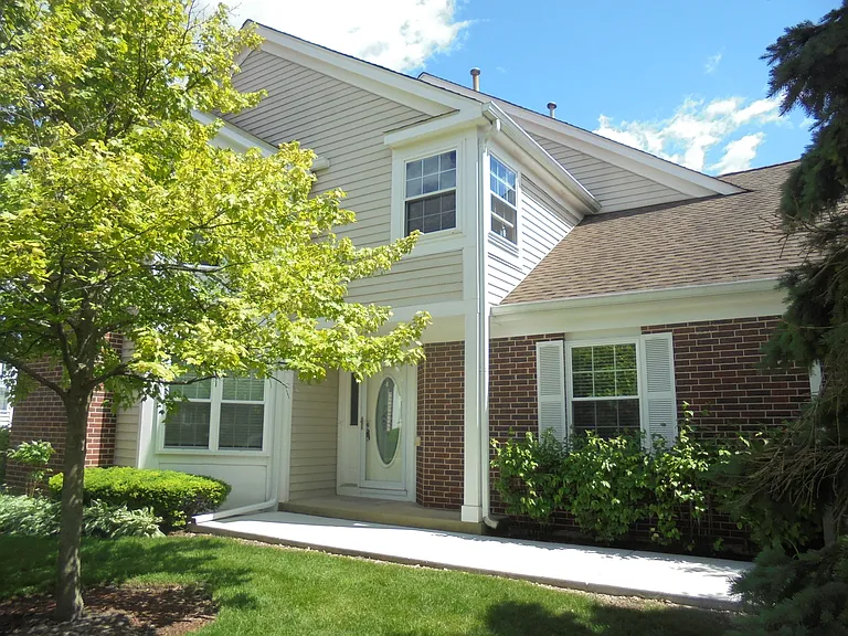 1122 Saint Andrews Ct #1122 — Photo 2