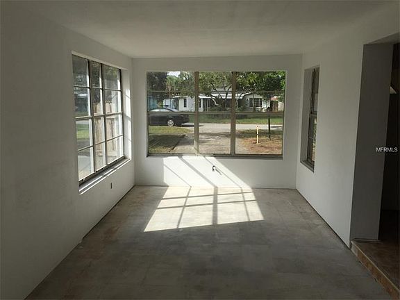 4th image of 5085 Flamingo Dr