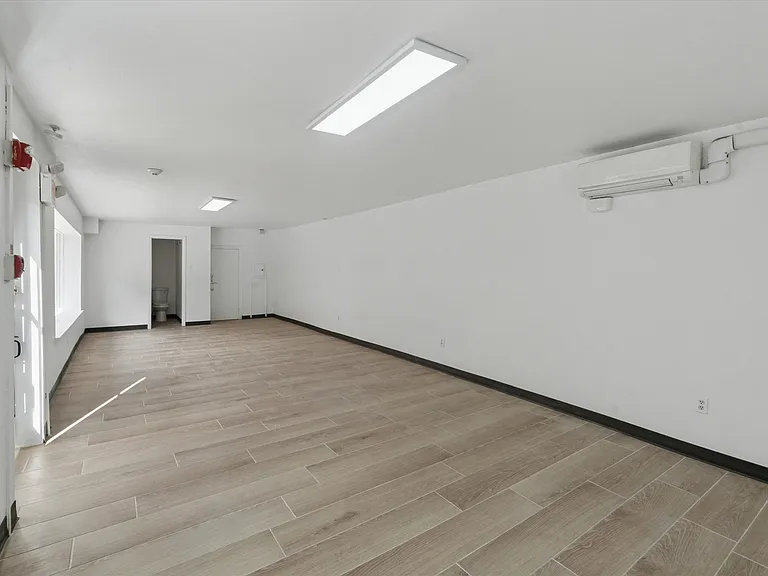 1538 Pine St #1R — Photo 5