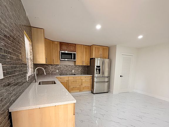 4th image of 5605 Patterson Rd #1