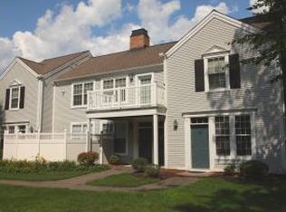 300 Colt Hwy APT 2, Farmington, CT 06032