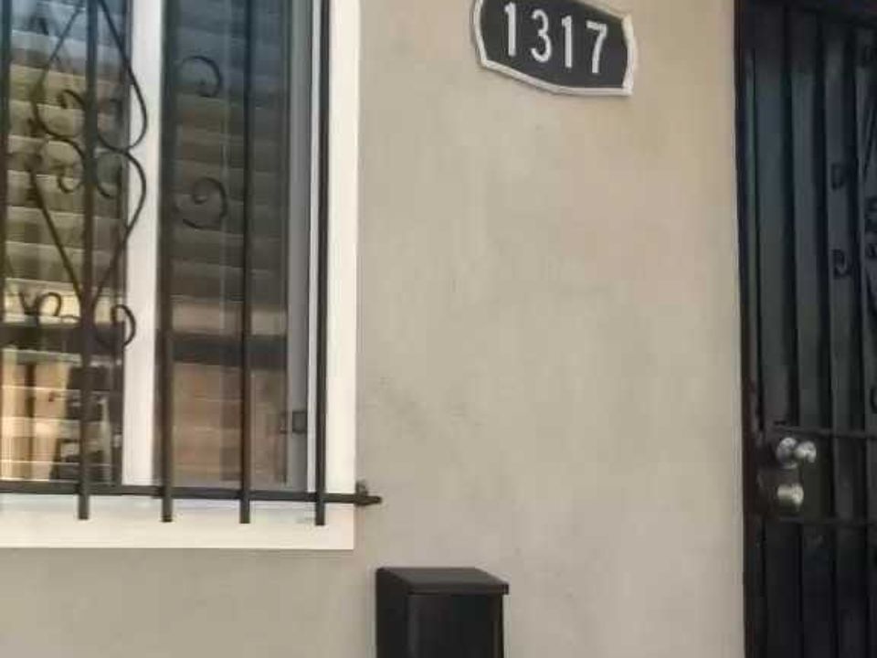 1st image of 1317 W 92nd St