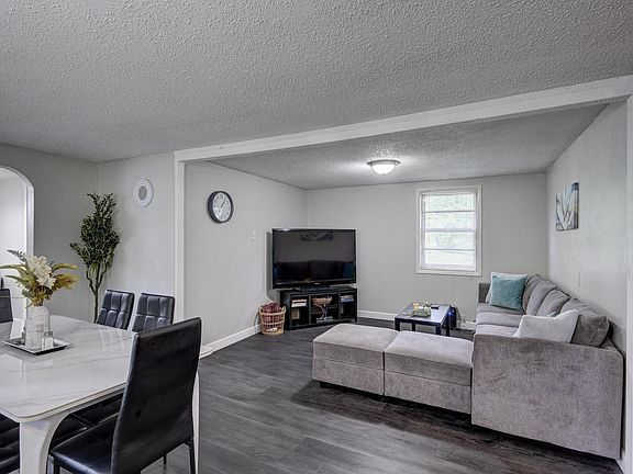 3rd image of 2124 Galena Avenue