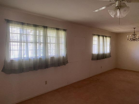 5th image of 6111 Manor Dr