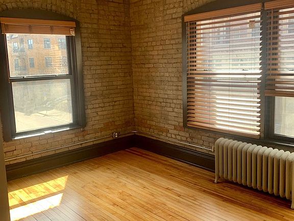 4th image of 306 Oak Grove St #21