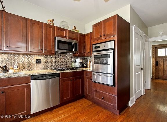 4th image of 1023 Hayes Ave