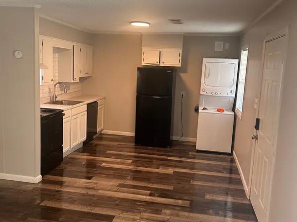 Newly Remodeled 2 Bedroom, 1 Bathroom Triplex, 610 Dogwood View Dr #2, Paragould, AR 72450