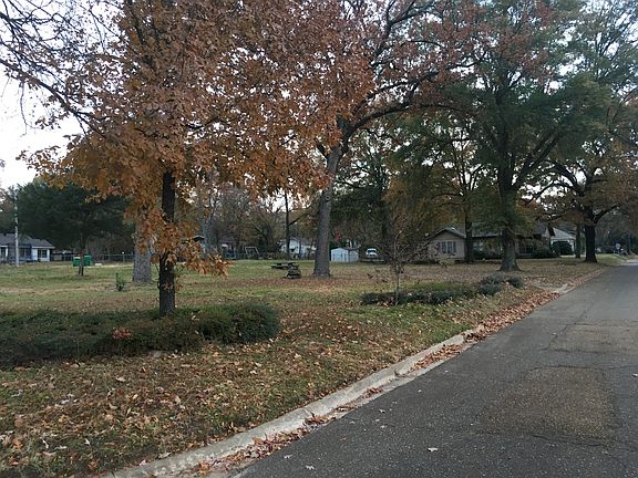 3rd image of 3723 Wood St