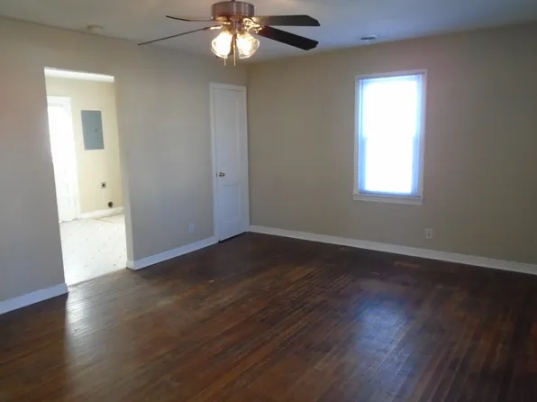 1312 N Eisenhower Dr, Junction City, KS 66441