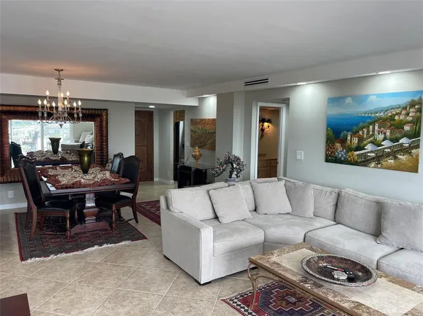 427 Golden Isles Dr APT 14C, Hallandale Beach, FL 33009