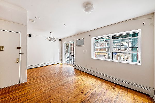 1st image of 5212 Roosevelt Ave APT 3
