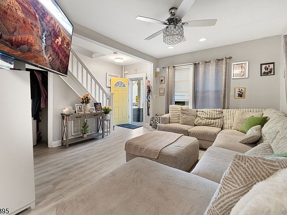 3rd image of 132 Jerome Pl