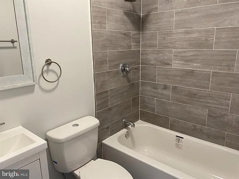 3249 N Park Ave #3 — Photo 2