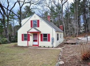 11 E Lakeview Dr, Granby, CT 06035
