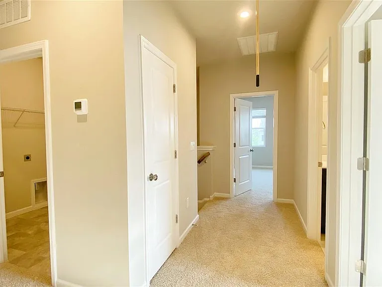 205 Stornoway Ln — Photo 2