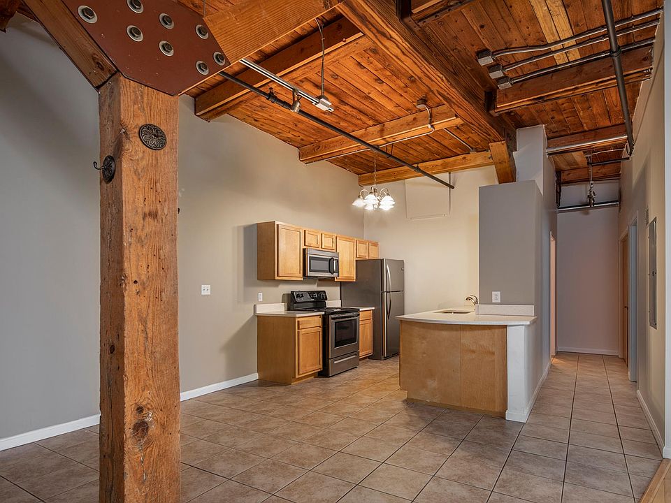 1st image of 2820 Detroit Ave #64vfmp3q0