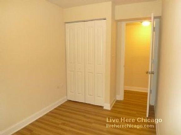 5th image of 1122 W Argyle St