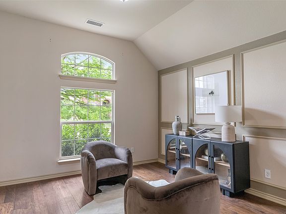 4th image of 9628 Makiposa Ln