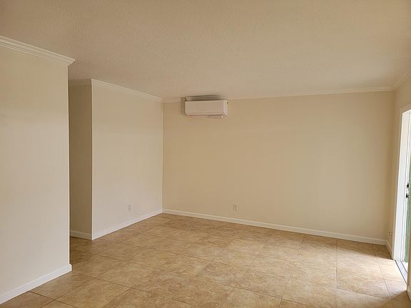 2nd image of 656 SE 19th Ave #F