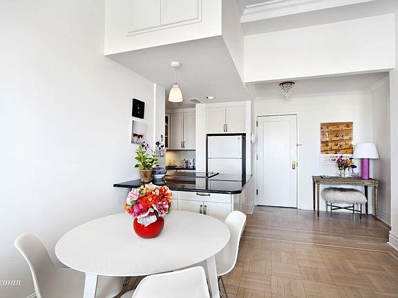 5th image of 23 W 73rd St #1516
