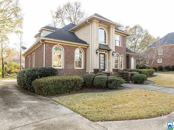 4th image of 904 Leslie Ln