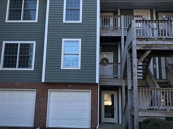 3rd image of 419 Albemarle Blvd APT 9A
