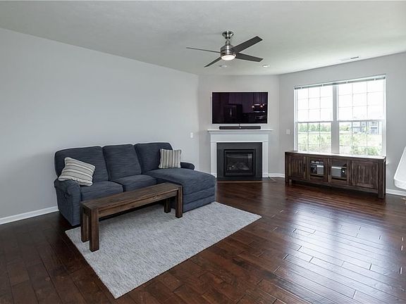 3rd image of 9603 Prairie Smoke Dr