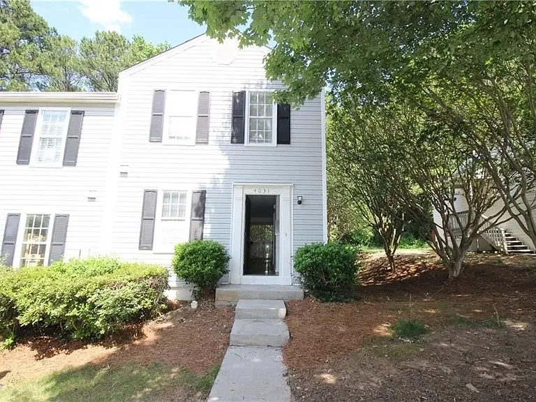 4031 Bayside Cir — Photo 1