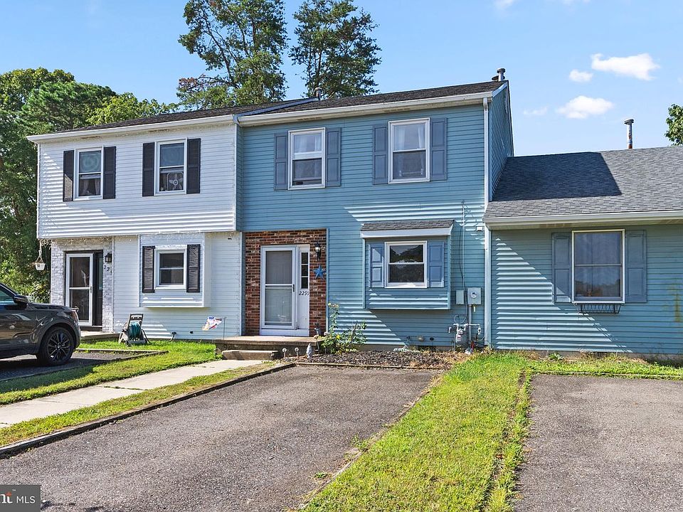 1st image of 2297 Memorial Ct