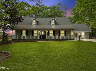 18401 Dogwood Ln, Saucier, MS 39574