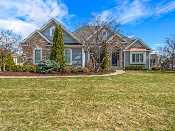 1293 Mary Hill CIRCLE, Hartland, WI 53029