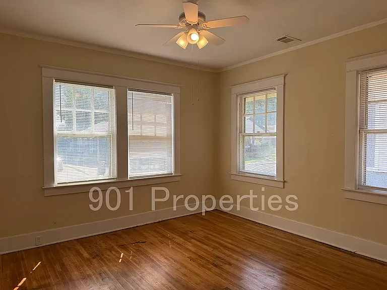 1055 S Cox St — Photo 9