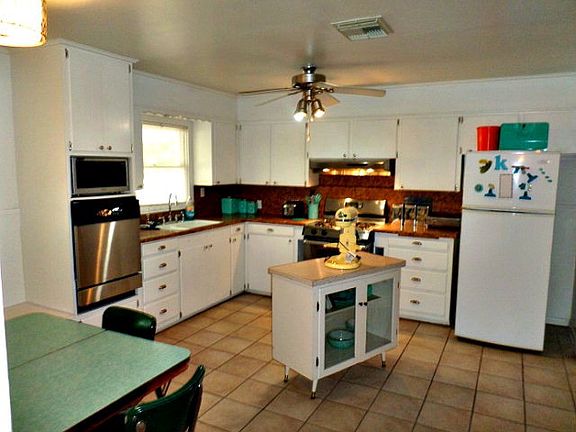2nd image of 1724 Wilshire Pl