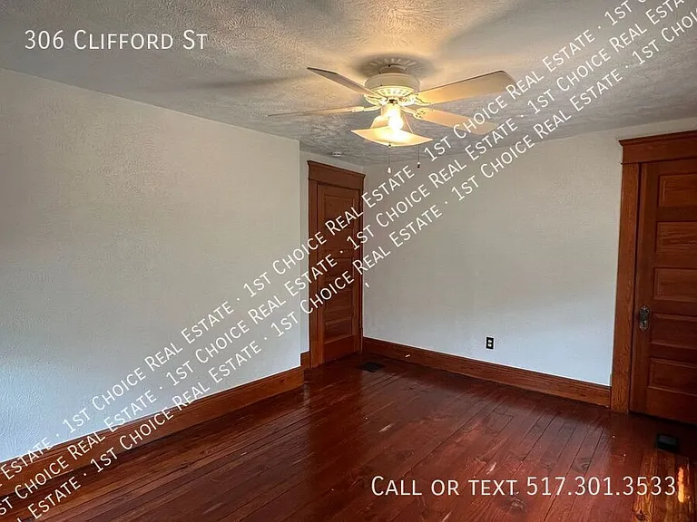 306 Clifford St — Photo 8