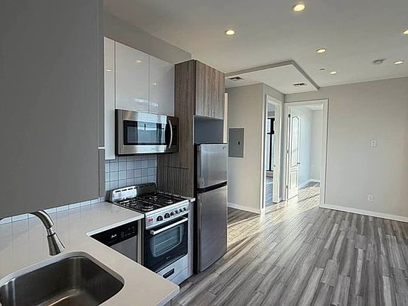 2nd image of 313 52nd St #3E