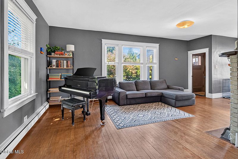 3rd image of 518 Rankin Avenue