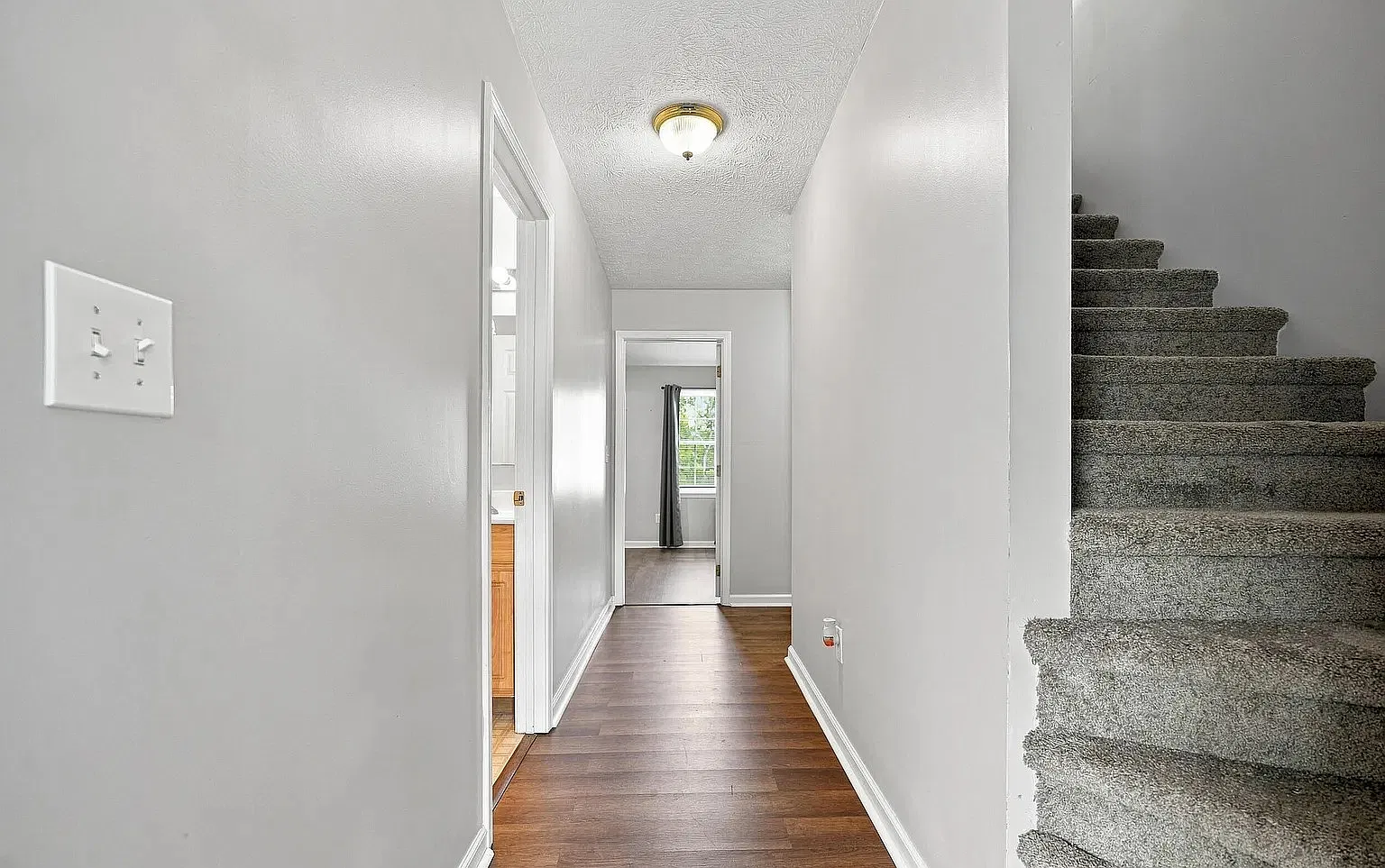 540 Beaverview — Photo 4