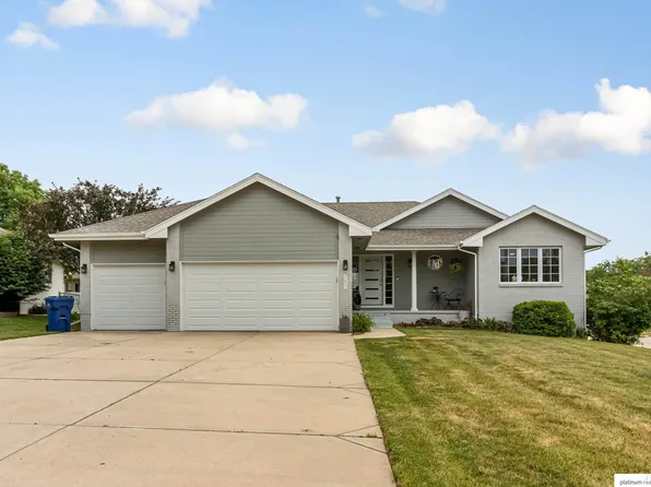 9107 S Glenview Dr, La Vista, NE 68128