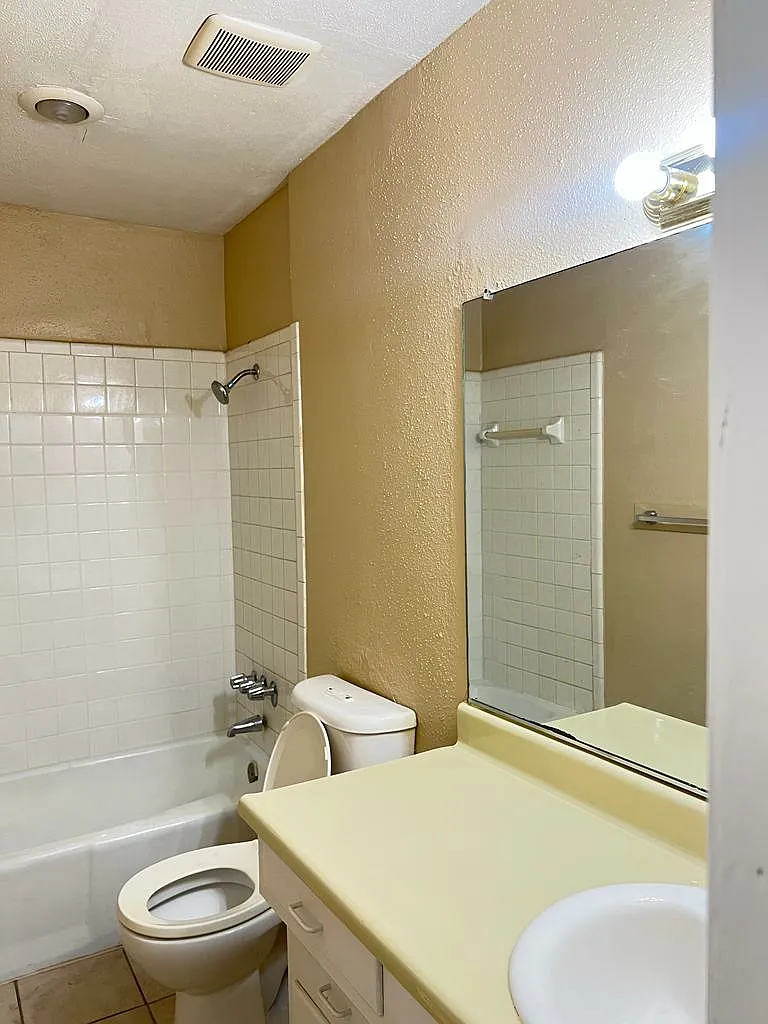 Handley Oaks Apartments — Photo 3